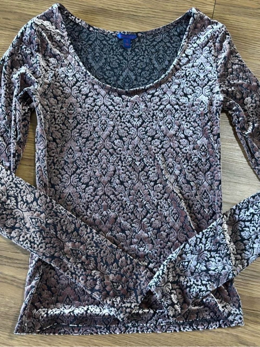 Aeropostale Long Sleeve Velvet Scoop Neck Top - Mauve & Black